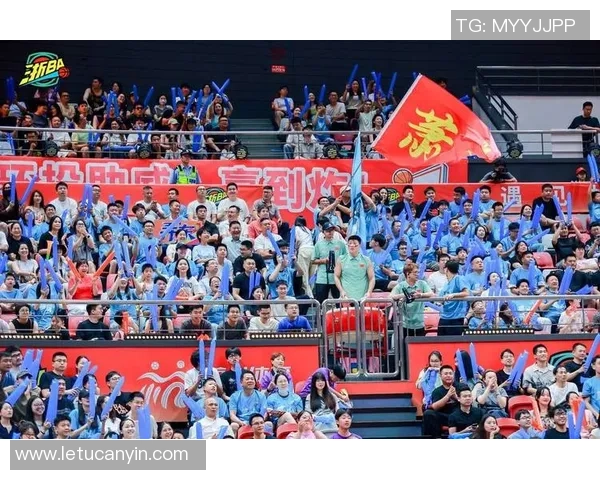 杭州足球队在总决赛积分榜上以60分稳居第一名展现强劲实力 杭州足球队在总决赛积分榜上以60分稳居第一名展现强劲实力