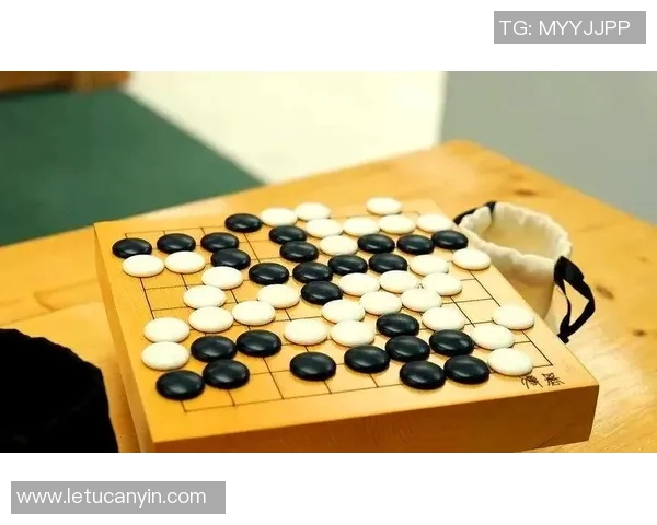 模仿足球明星盘带技巧提升你的球技与场上表现的全面指南 模仿足球明星盘带技巧提升你的球技与场上表现的全面指南