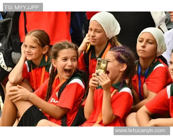 当明星邂逅足球明星时会发生怎样的奇妙故事与意外惊喜 当明星邂逅足球明星时会发生怎样的奇妙故事与意外惊喜