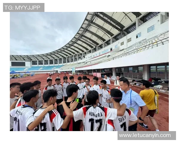 我不是天使足球明星却在绿茵场上追逐梦想的平凡故事 我不是天使足球明星却在绿茵场上追逐梦想的平凡故事