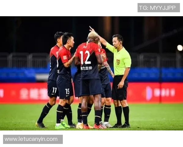 杭州足球队以90分稳居冠军赛积分榜首位,争夺荣誉在即 杭州足球队以90分稳居冠军赛积分榜首位,争夺荣誉在即